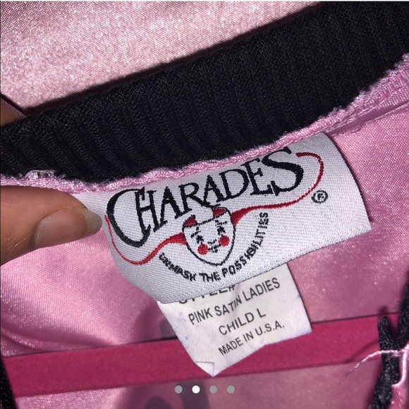 ❌SOLD❌ PINK SATIN LADIES BOMBER JACKET - Picture 2 of 4